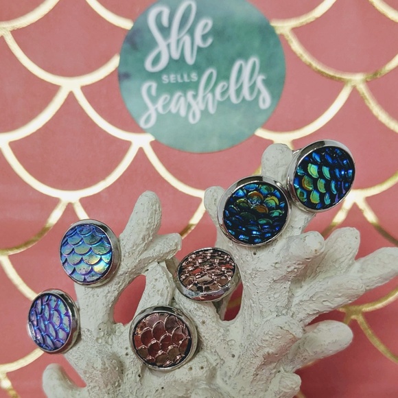 She Sells Seashells Jewelry - Iridescent Mermaid Scales Earrings